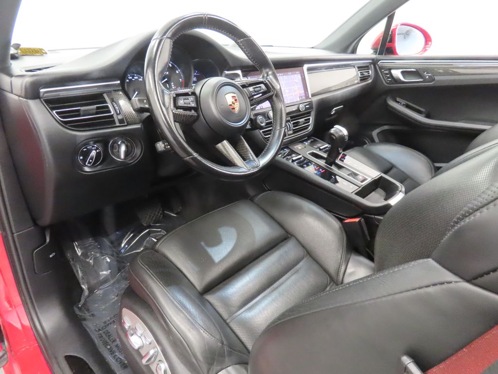 Thumbnail: 2022 Porsche Macan - 4