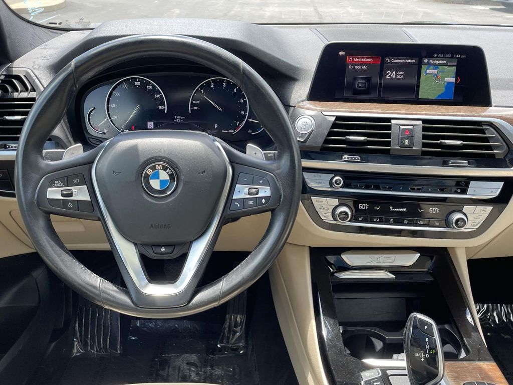Used 2020 Green BMW xDrive30i image 24