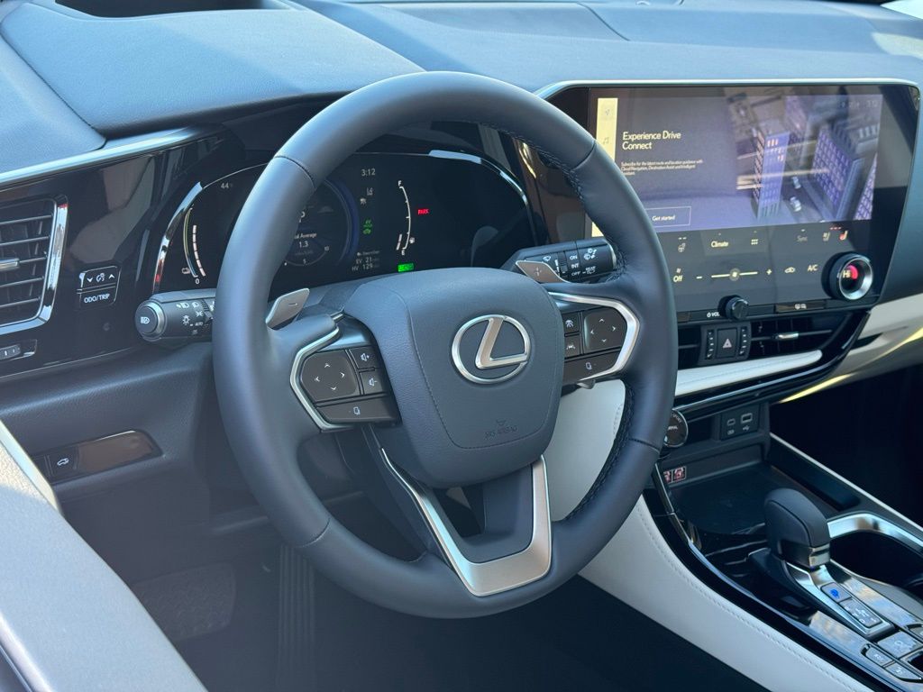 2025 Lexus NX 450h+ Luxury 16