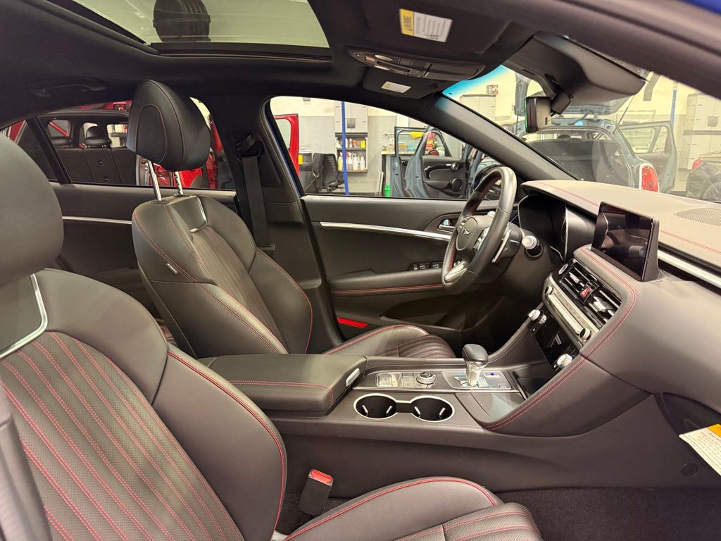 Thumbnail: 2025 Genesis G70 - 30