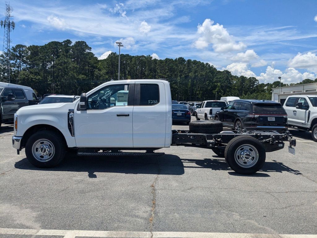 2025 Ford F-350 Super Duty XL
