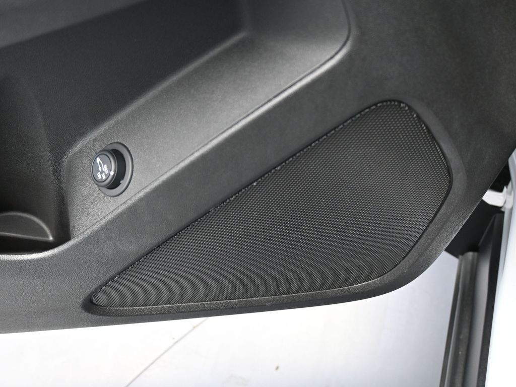 Used 2023 Iridescent Pearl Tricoat Chevrolet RS image 14