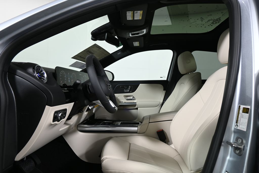 Thumbnail: 2026 Mercedes-Benz GLA - 3