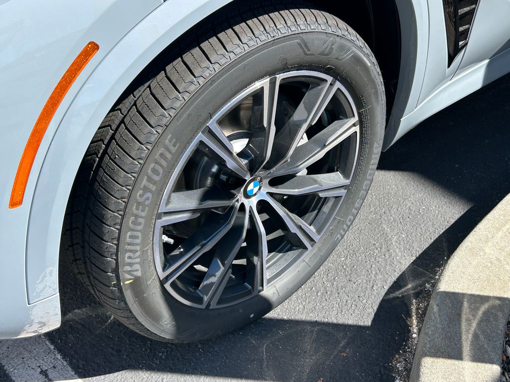 Thumbnail: 2026 BMW X5 - 3