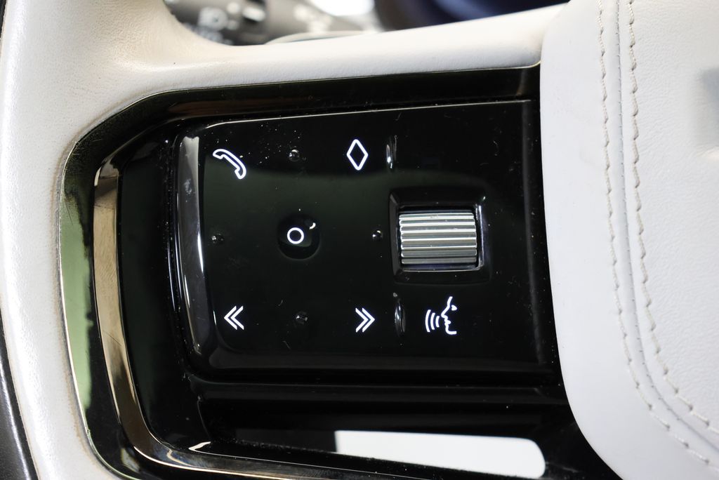 Thumbnail: 2023 Land Rover Range Rover Sport - 18