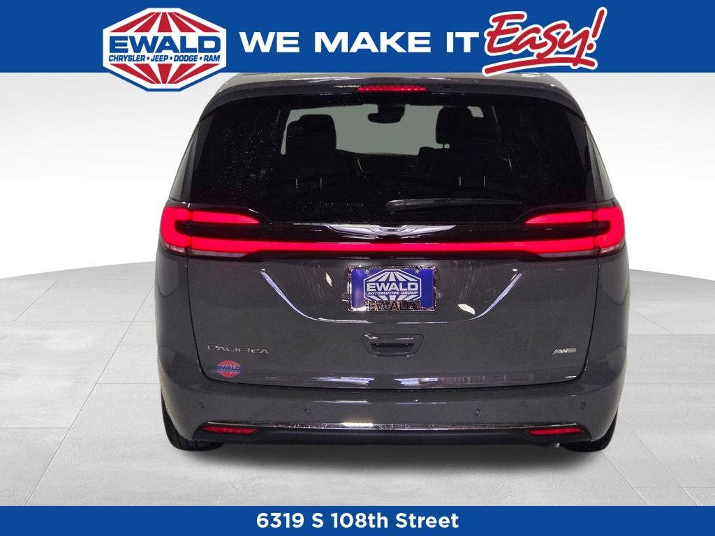2025 Chrysler Pacifica  photo