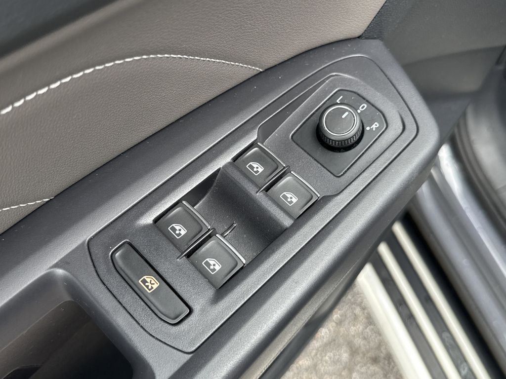 2021 Volkswagen Atlas Cross Sport 3.6L V6 SE w/Technology R-Line Gray at Community Toyota