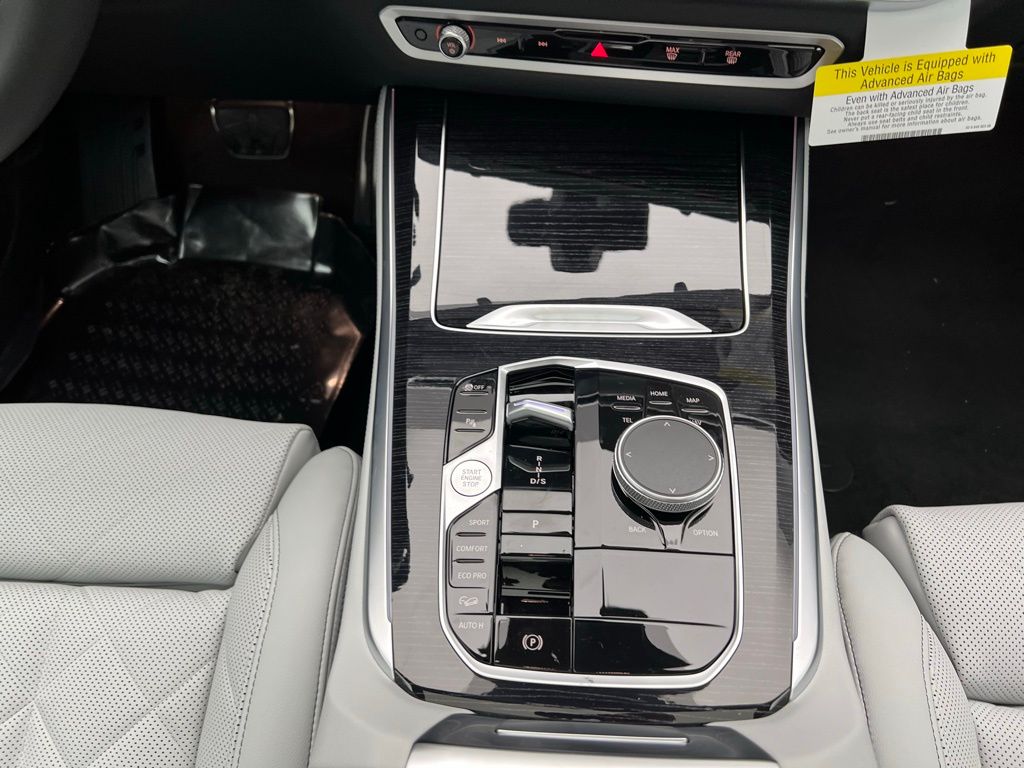 Thumbnail: 2026 BMW X5 - 11