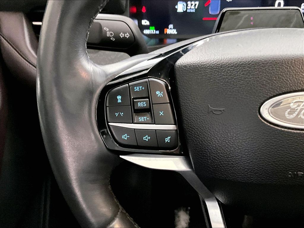 2025 Ford Explorer — photo 24