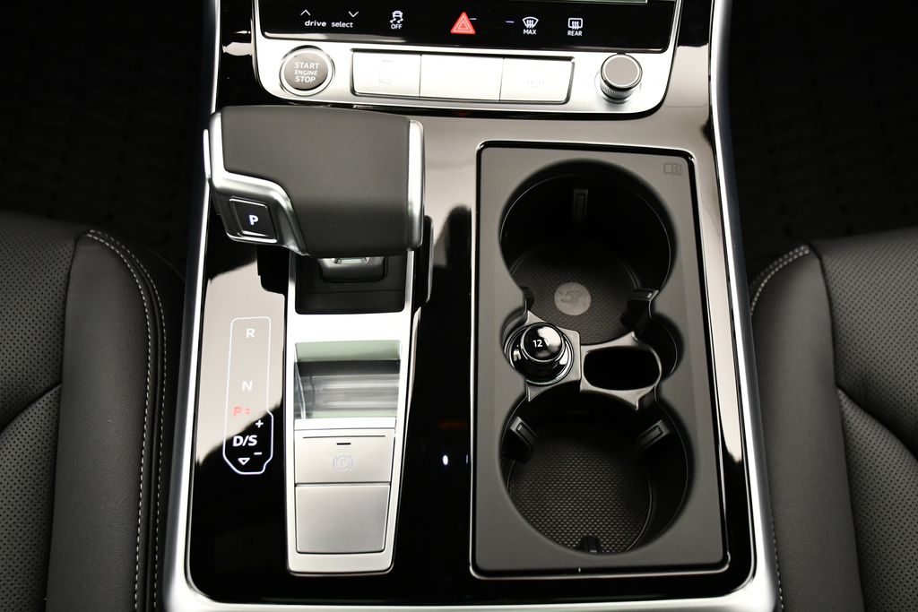 Thumbnail: 2026 Audi Q8 - 31