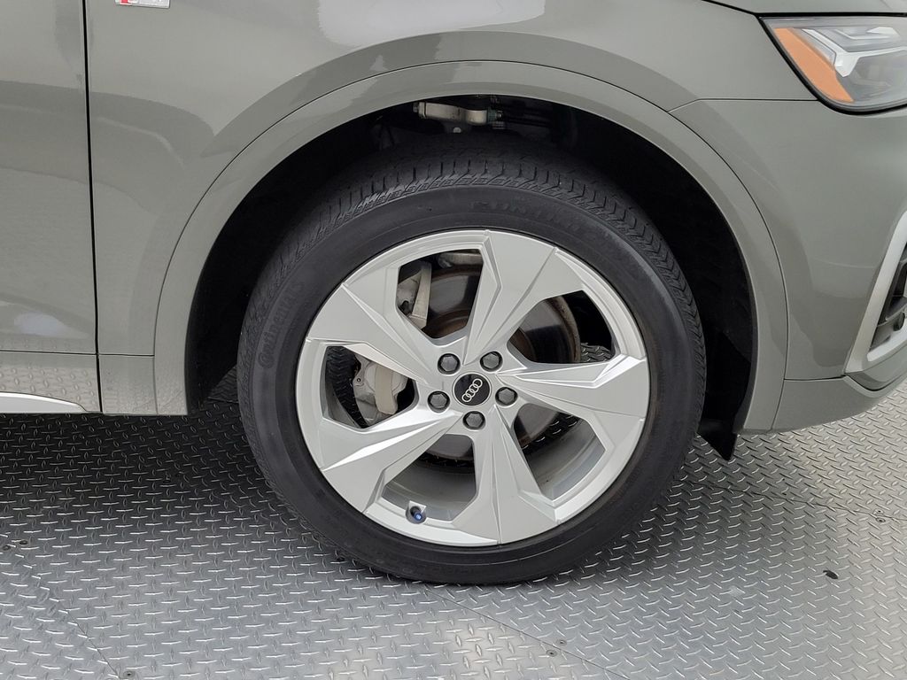 Thumbnail: 2023 Audi Q5 - 11