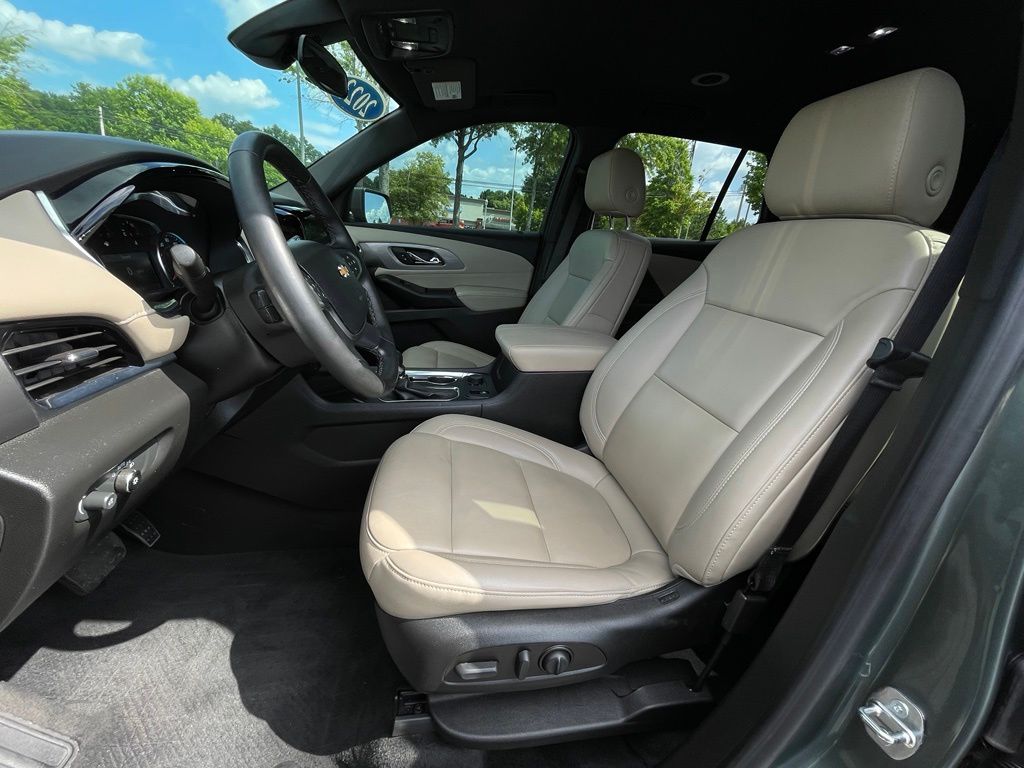 Thumbnail: 2023 Chevrolet Traverse - 26