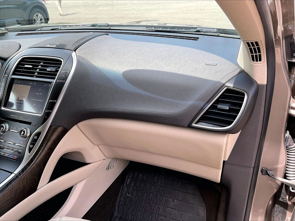 2019 Lincoln Nautilus — photo 13