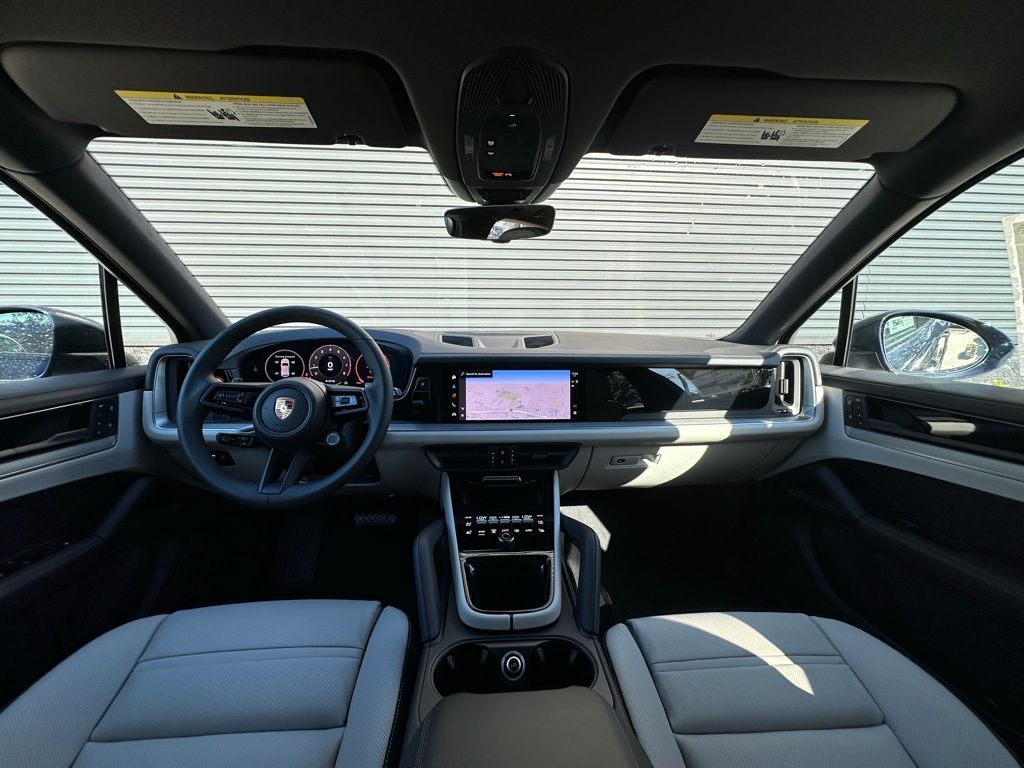 2025 Porsche Cayenne  26