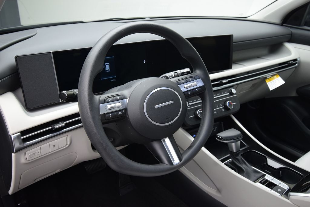 used 2025 Hyundai Tucson car, priced at $28,000