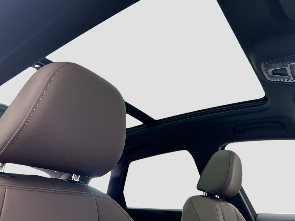 Thumbnail: 2025 Audi Q5 - 18