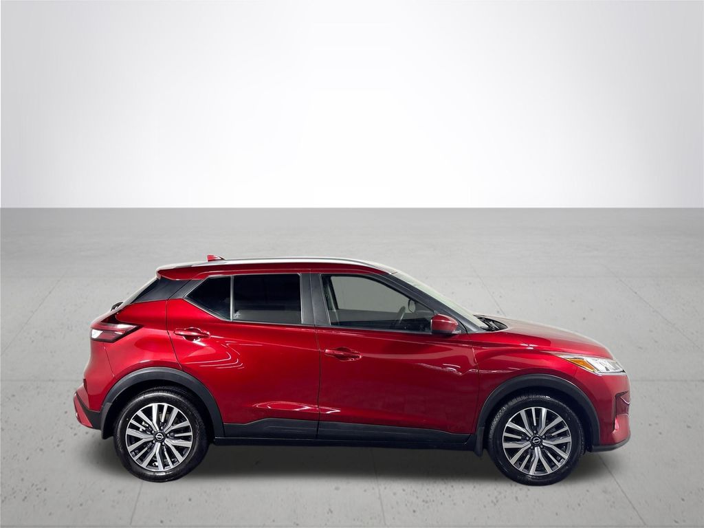 2022 Nissan Kicks SV