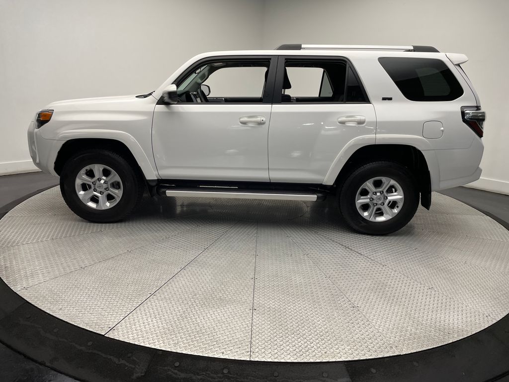 2023 Toyota 4Runner SR5 8
