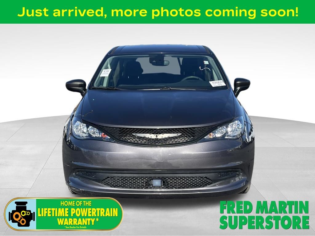 2023 Chrysler Voyager LX FWD