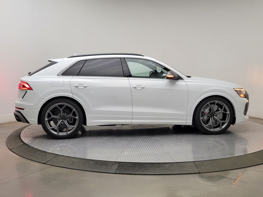 Thumbnail: 2026 Audi RS Q8 - 6