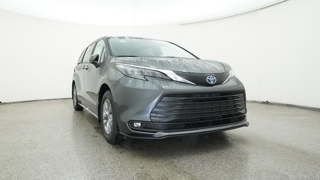 Thumbnail: 2025 Toyota Sienna - 23