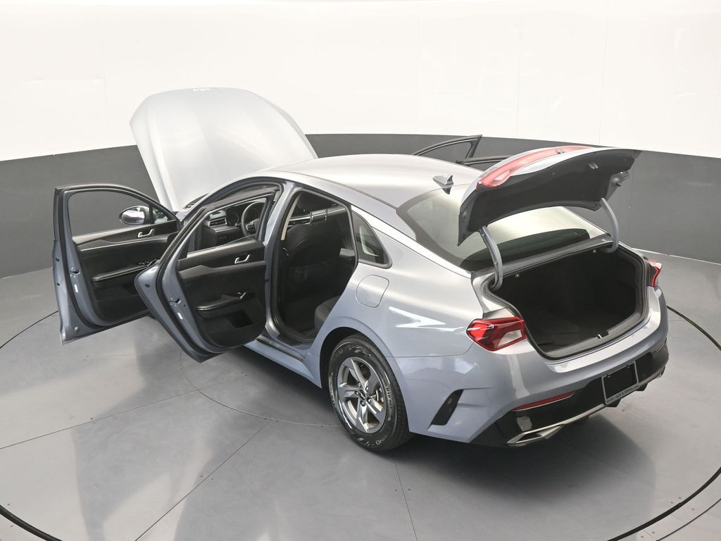 Used 2024 Everlasting Silver Kia LXS image 61