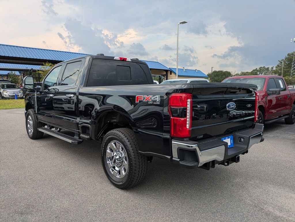 2026 Ford F-350 Super Duty LARIAT