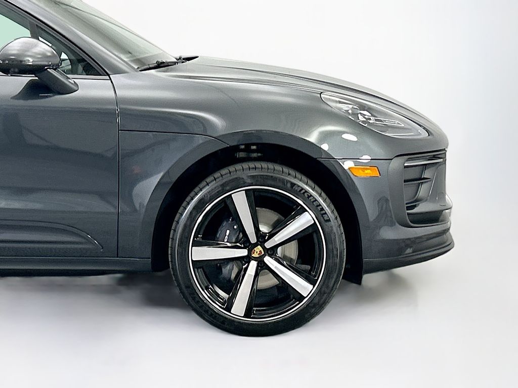 Thumbnail: 2026 Porsche Macan - 11