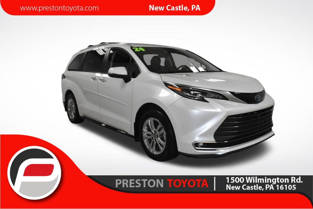 2024 Toyota Sienna Platinum