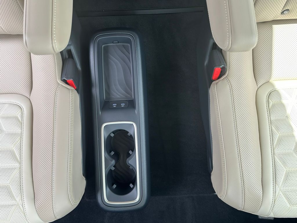 2025 Nissan Armada Platinum