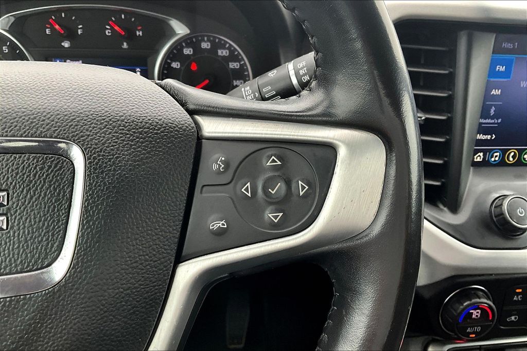 Used 2020 White GMC SLE image 13