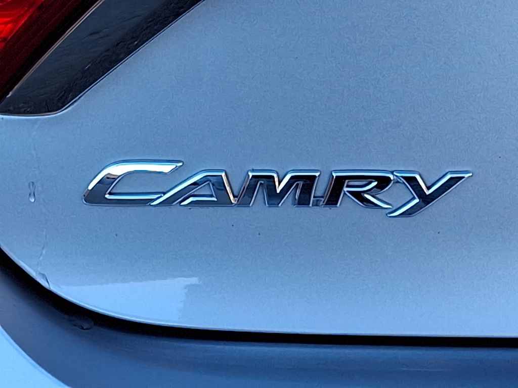 2017 Toyota Camry LE 29