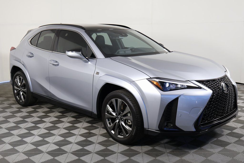 Thumbnail: 2024 Lexus UX - 3