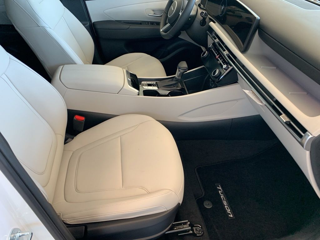 New 2026 White Hyundai SEL Premium image 18