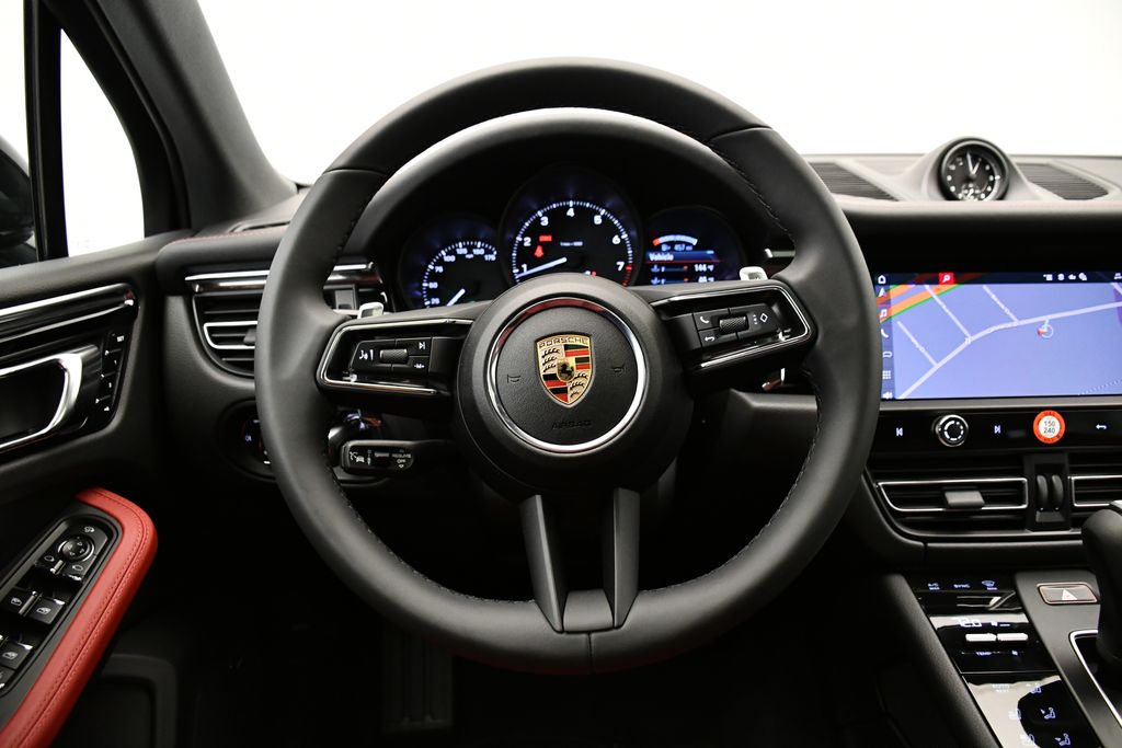 Thumbnail: 2025 Porsche Macan - 21