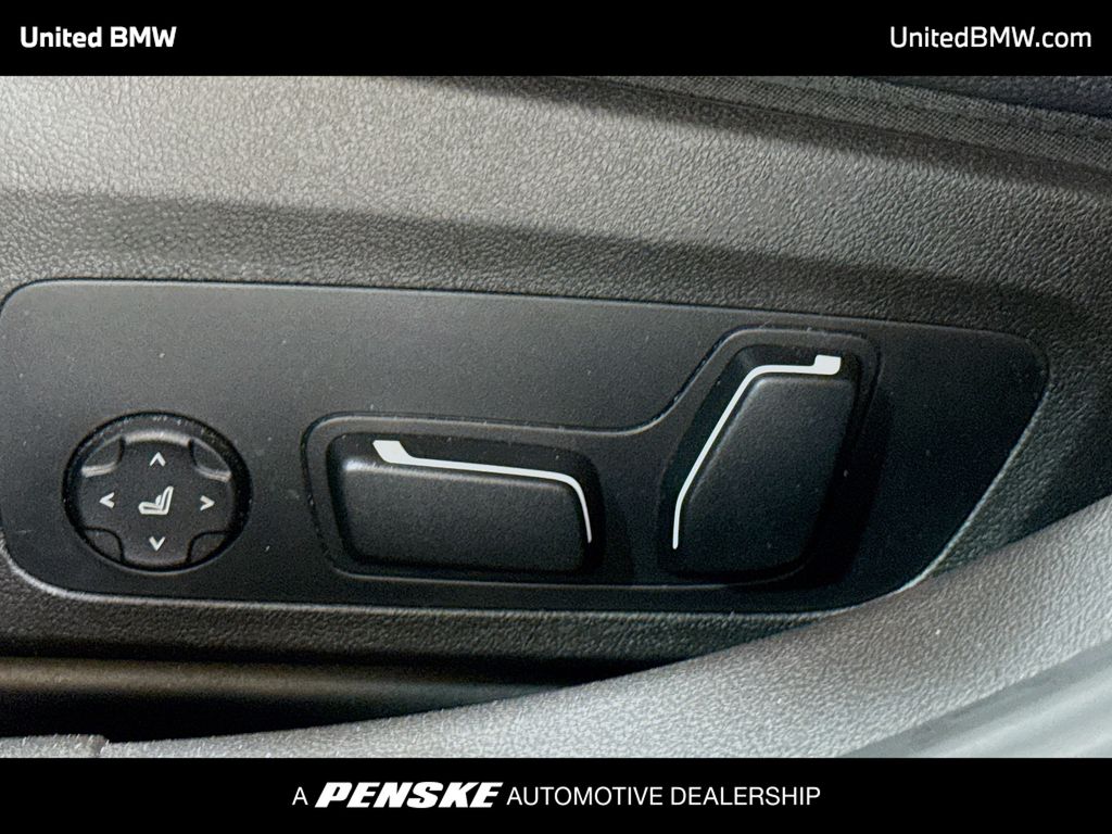 Thumbnail: 2025 BMW 3 Series - 4