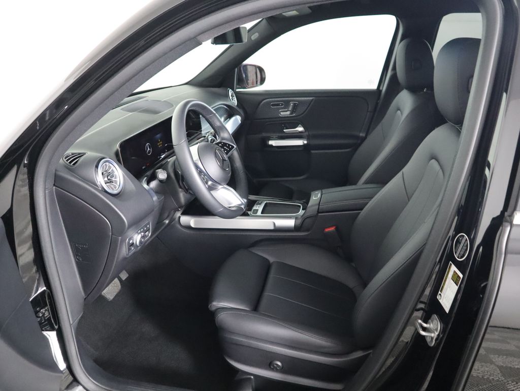 Thumbnail: 2025 Mercedes-Benz GLB - 20