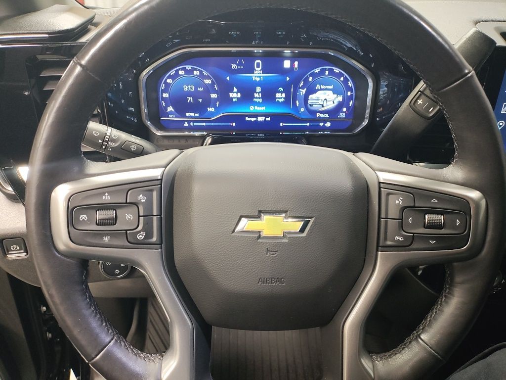 Used 2022 Black Chevrolet LT image 27