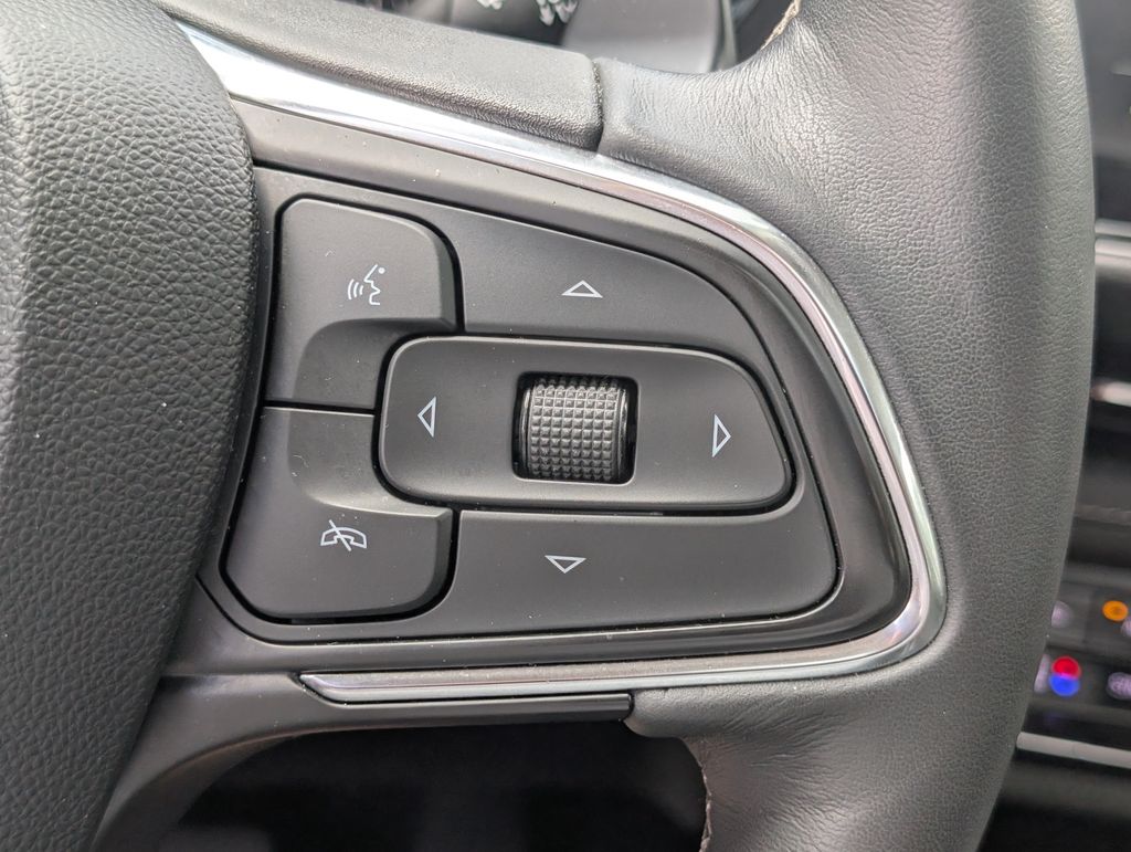 Used 2023 Gray Buick Avenir image 35