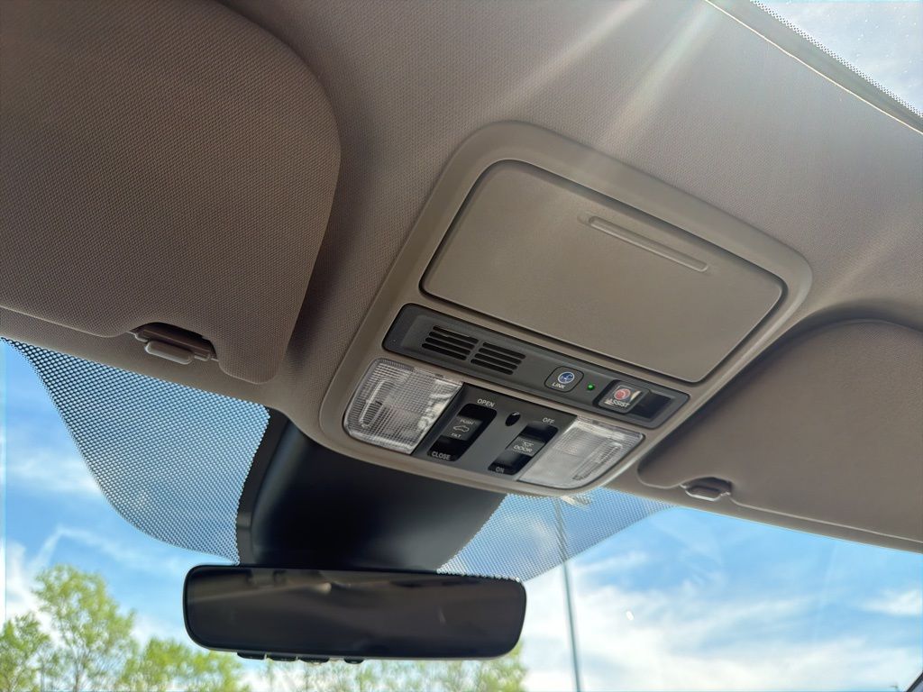 Thumbnail: 2024 Honda Odyssey - 14