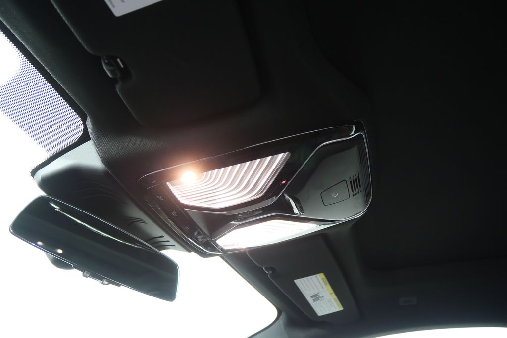 Thumbnail: 2026 BMW 8 Series - 24