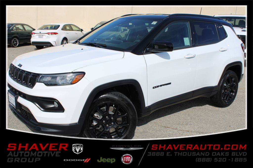 Bright White Clearcoat 2023 Jeep Compass Altitude 4WD SUV / Crossover Four-Wheel Drive 8-Speed Automatic