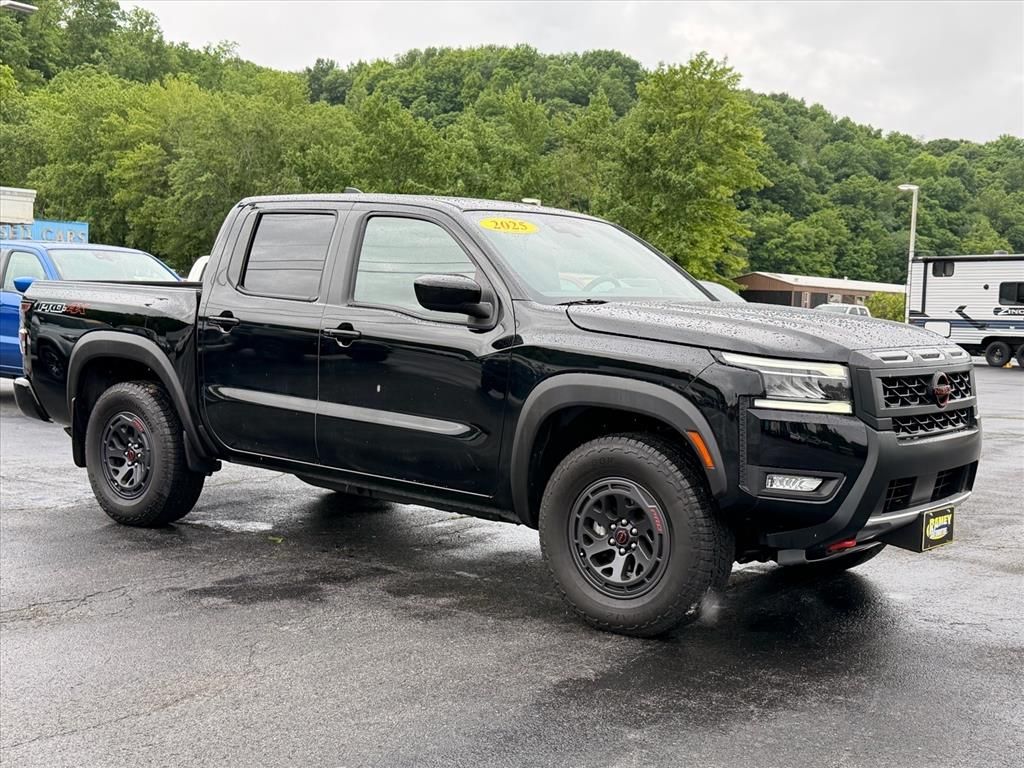 Super Black 2025 Nissan Frontier PRO-4X Crew Cab 4WD Pickup Truck Four-Wheel Drive 9-Speed Automatic Overdrive