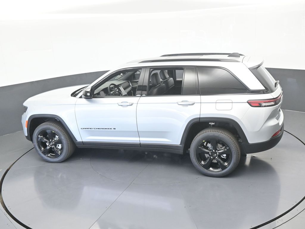 New 2025 Silver Zynith Jeep Limited image 44