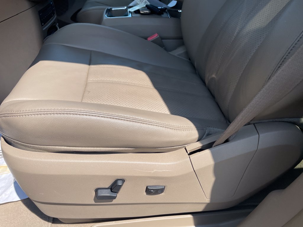 2013 Chrysler Town & Country #27