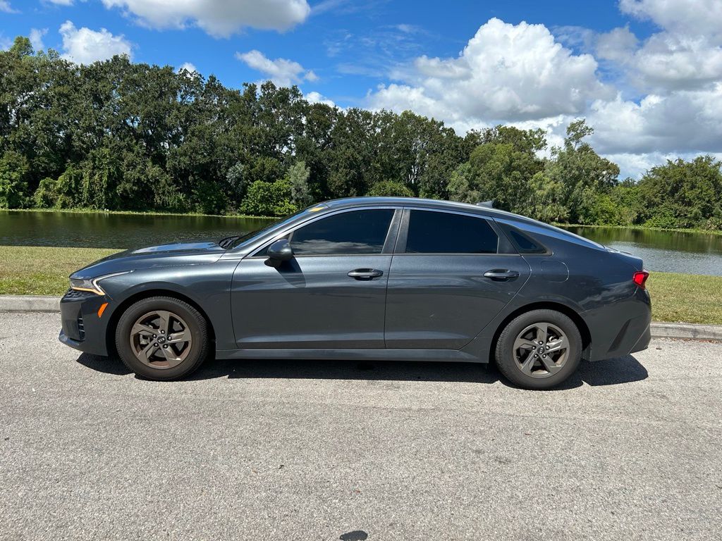 Thumbnail: 2021 Kia K5 - 2