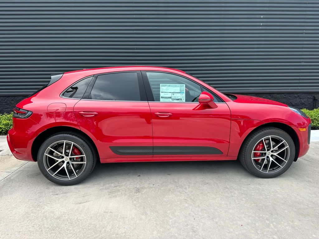 Thumbnail: 2025 Porsche Macan - 8