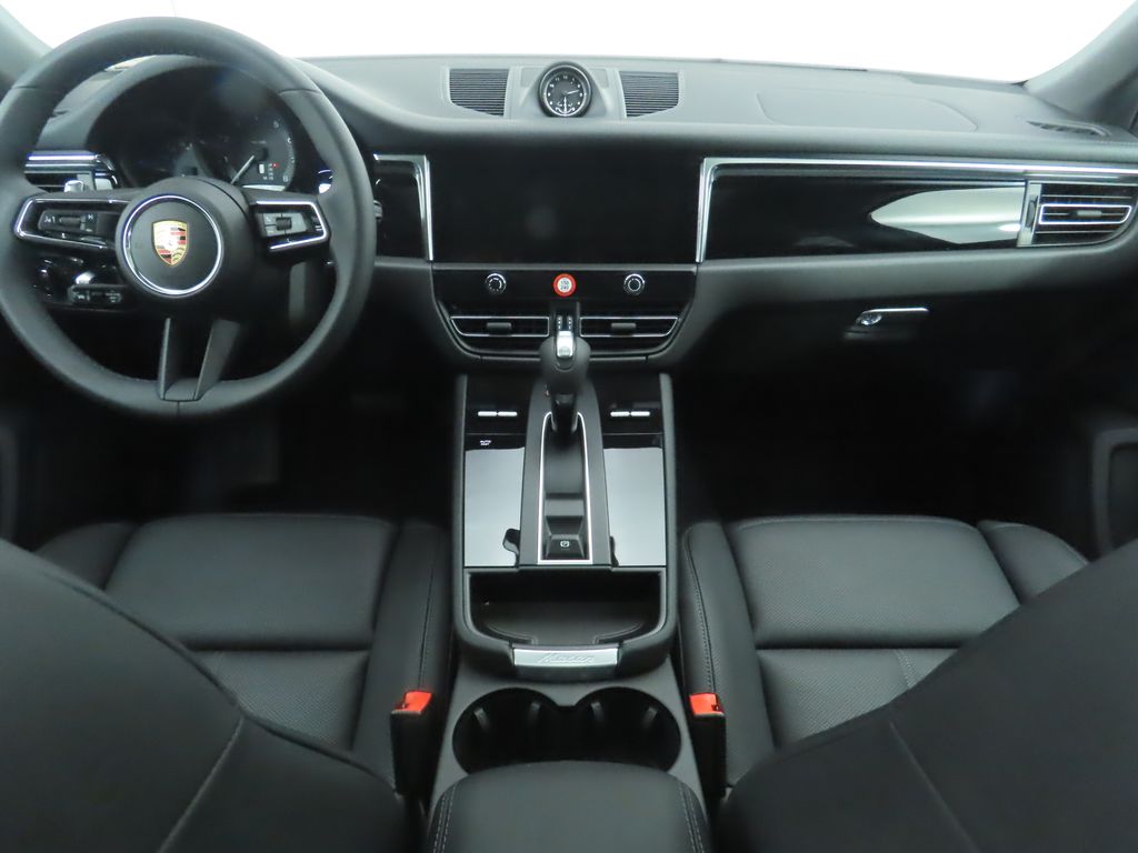 Thumbnail: 2025 Porsche Macan - 16