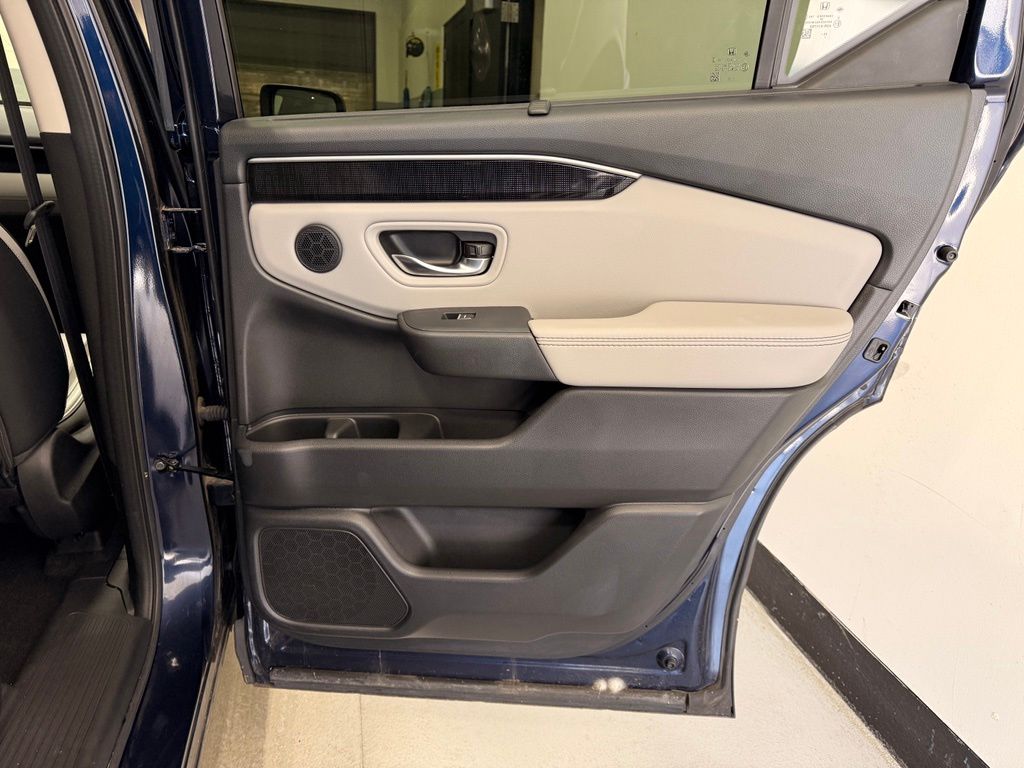 Thumbnail: 2023 Honda Pilot - 25