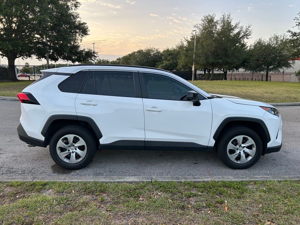 2021 Toyota RAV4 LE 6